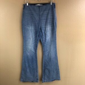 Tinseltown pull on stretchy flared leg jeans.